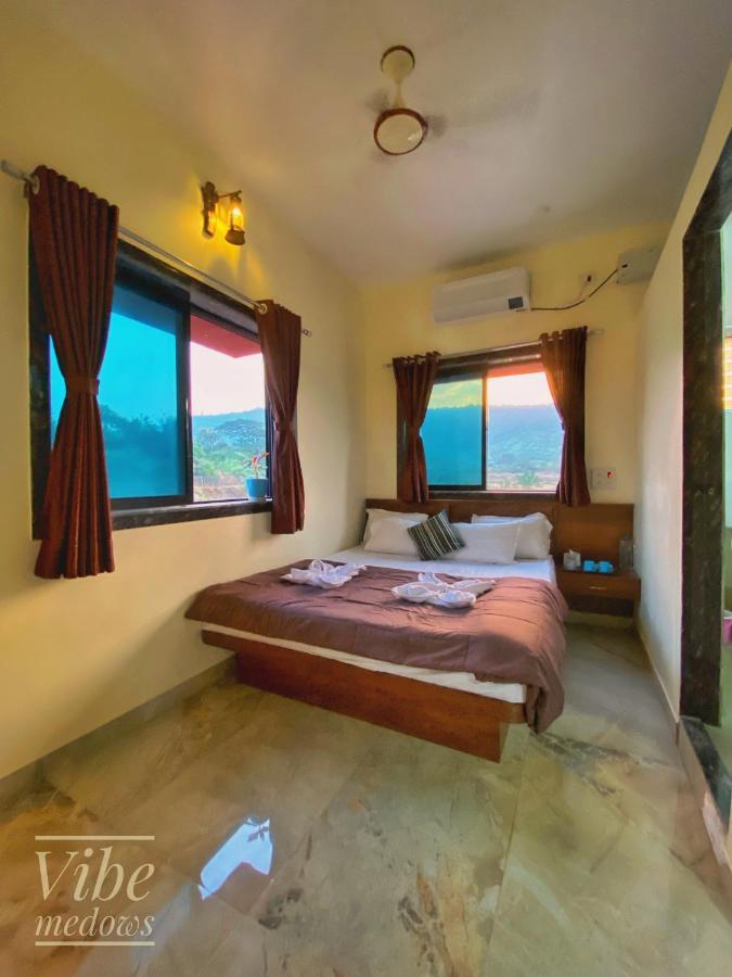 Vibe Meadows Villa With Private Swimming Pool Near Kashid Beach エクステリア 写真